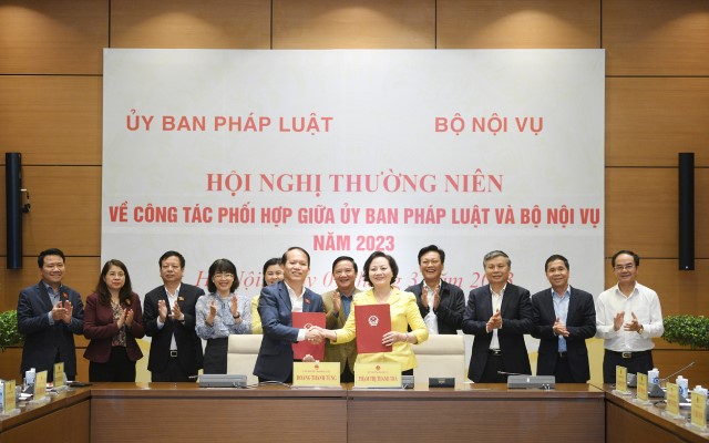 PHÓ CHỦ TỊCH QUỐC HỘI NGUYỄN KHẮC ĐỊNH DỰ HỘI NGHỊ THƯỜNG NIÊN VỀ CÔNG TÁC PHỐI HỢP GIỮA ỦY BAN PHÁP LUẬT VÀ BỘ NỘI VỤ